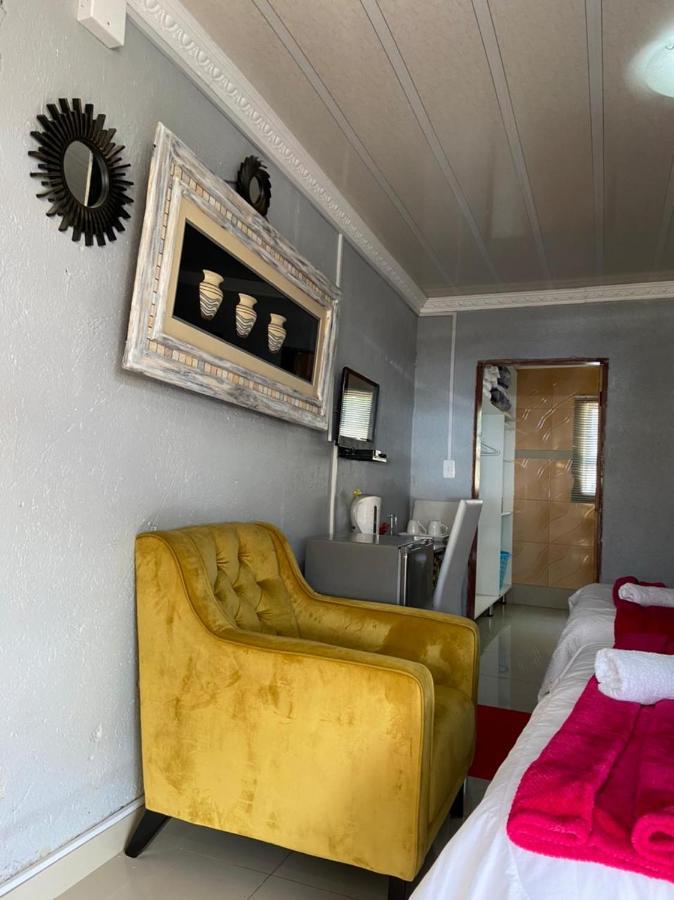 Nsuku Bed And Breakfast Thulamahashi Eksteriør bilde
